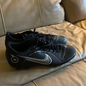 Nike Vapor 14 Club Soccer Cleats Men’s 9.5